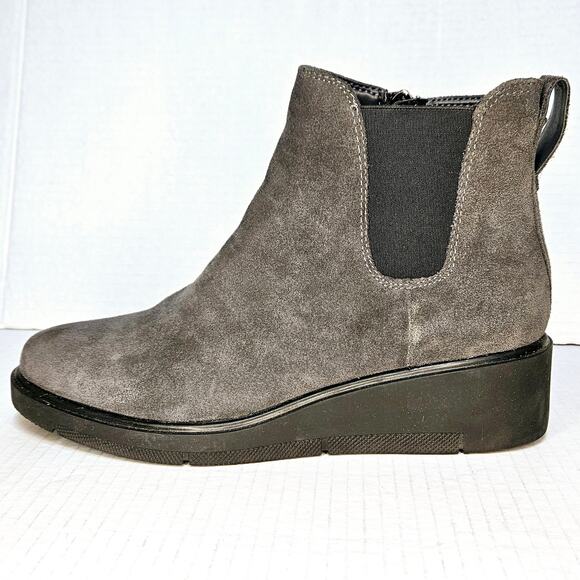 Blondo Luisa Gray Suede Waterproof Wedge Heel Chelsea‎ Ankle Boots Size 8.5M - Picture 1 of 11